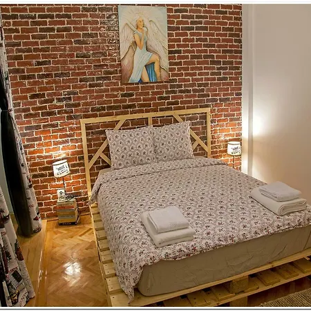 Skyview Old Town * Bucareste