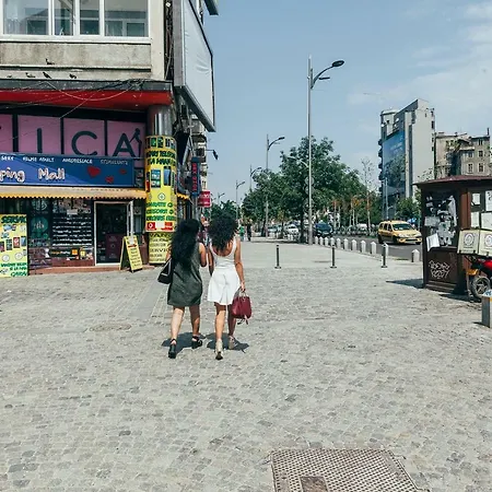 Skyview Old Town * Бухарест