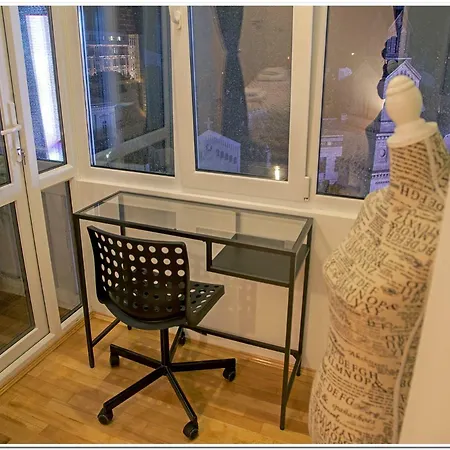 Skyview Old Town Apartment